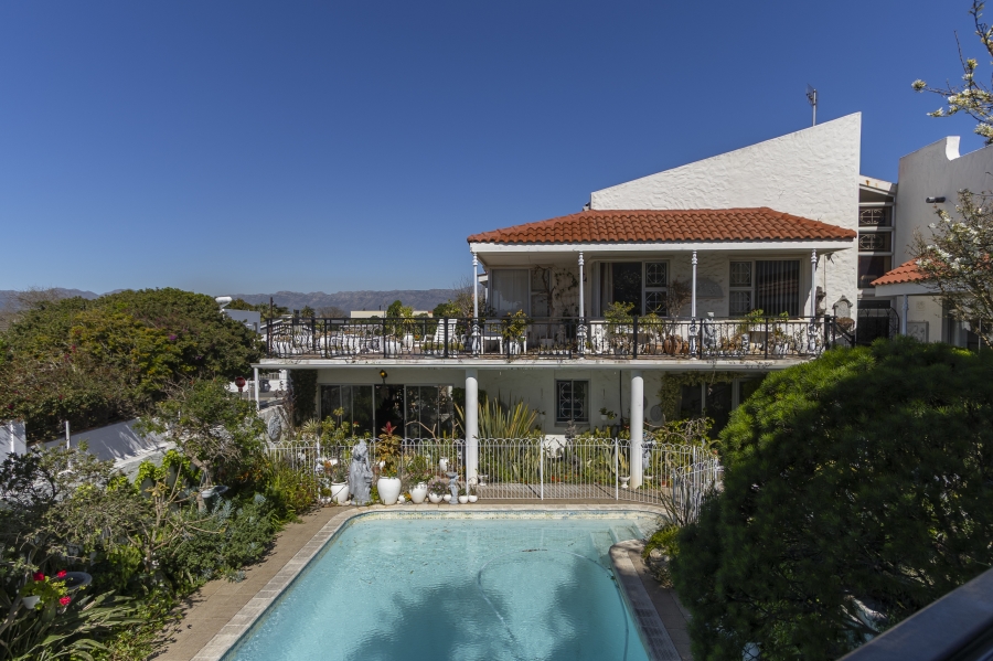 5 Bedroom Property for Sale in Lochnerhof Western Cape